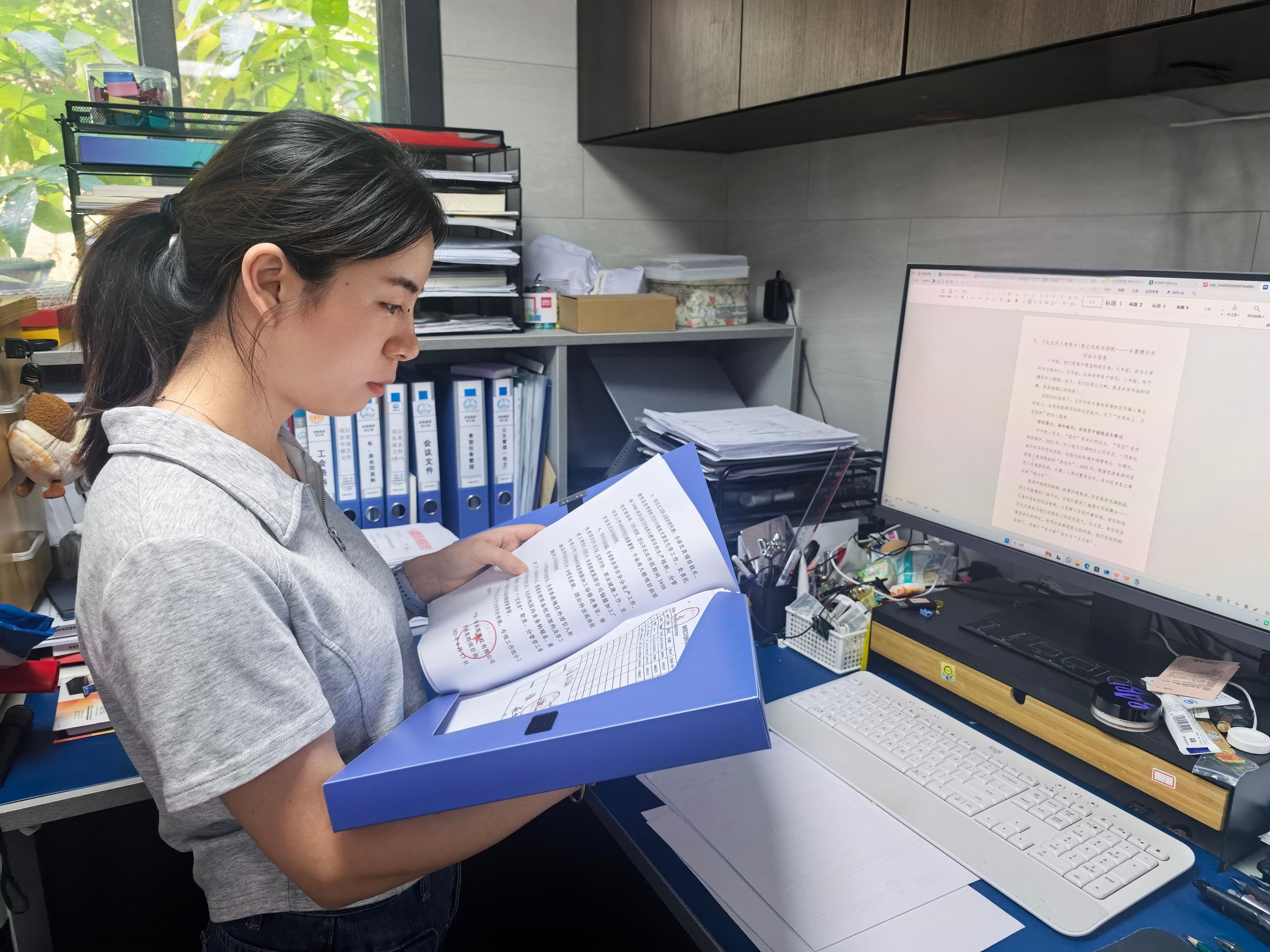 工作中的王娟 工作中的王娟